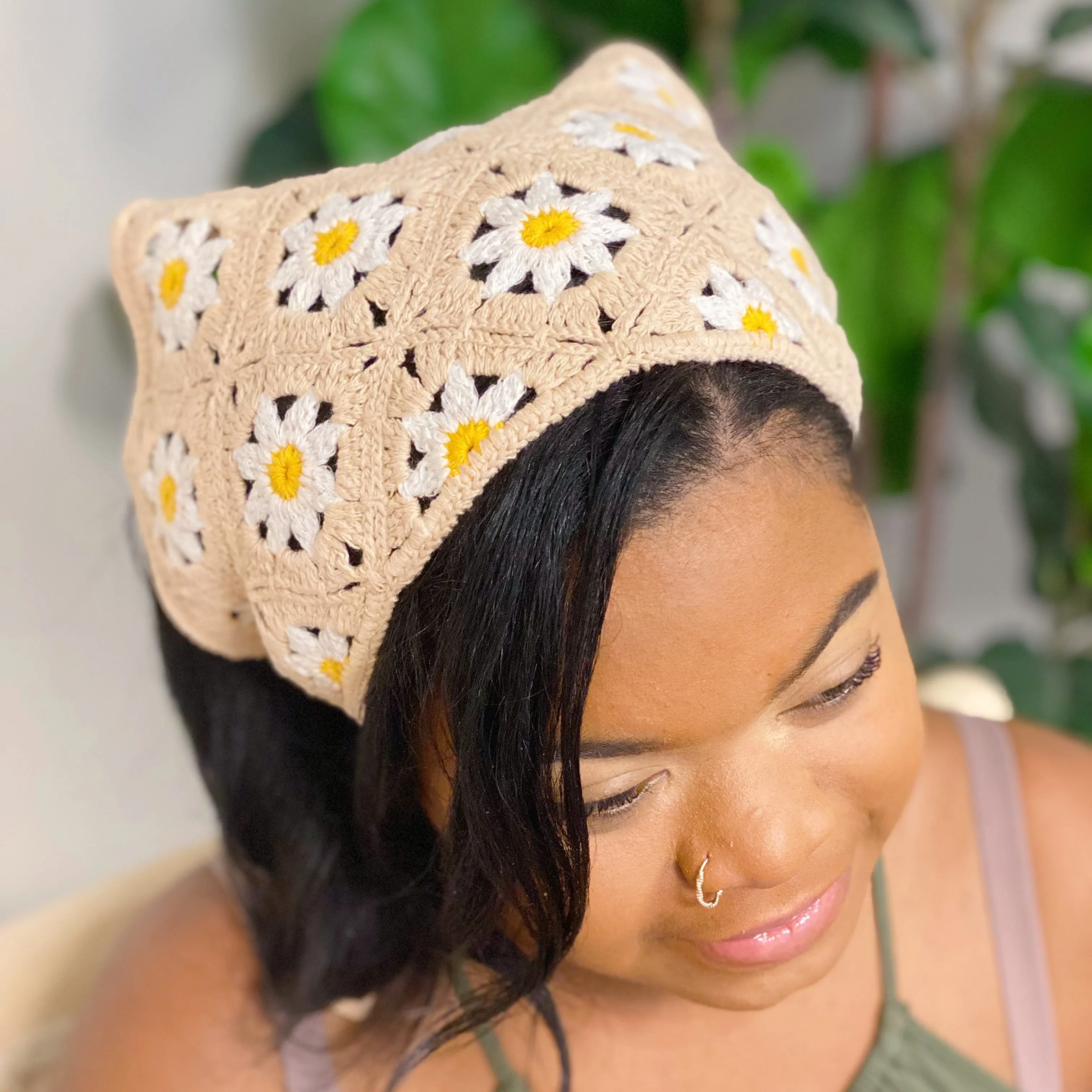 Retro Daisy Crochet Bandana